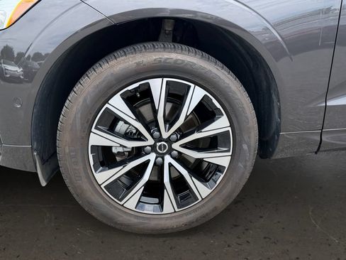 Certified 2024 Volvo XC60 B5 Plus w/ Protection Package Premier AWD/4WD image 27