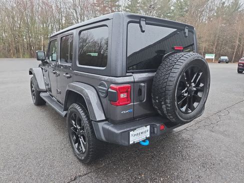 Used 2023 Jeep Wrangler Unlimited Sahara w/ Cold Weather Group AWD/4WD image 7