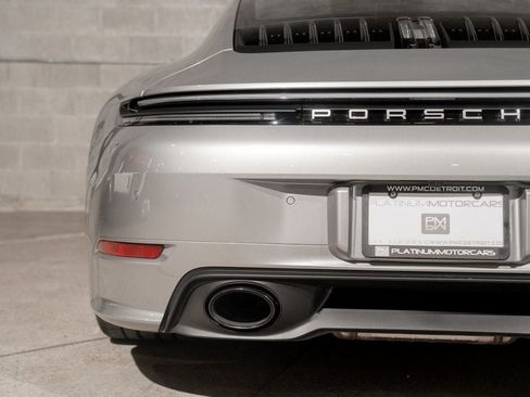 Used 2025 Porsche 911 Carrera T RWD image 9