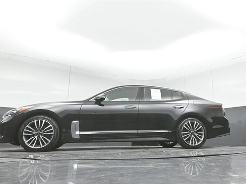 Used 2019 Kia Stinger Premium image 35