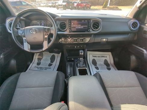 Used 2020 Toyota Tacoma TRD Sport image 19