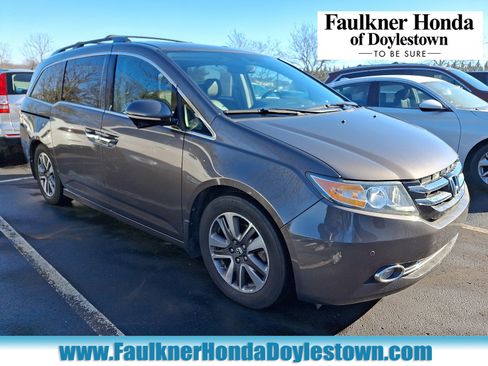 Used 2015 Honda Odyssey Touring image 1