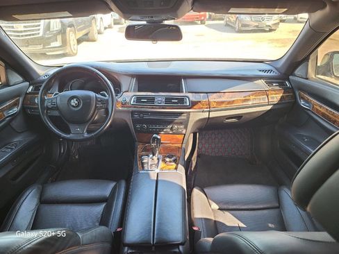 Used 2014 BMW 750Li xDrive image 34