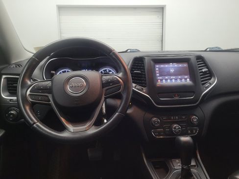 Used 2019 Jeep Cherokee Latitude Plus w/ Comfort/Convenience Group FWD image 22