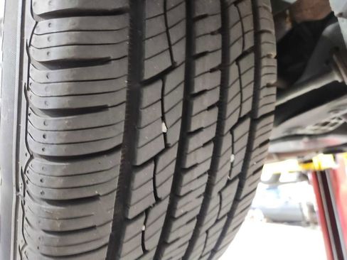 Used 1998 Chrysler Concorde LX image 22