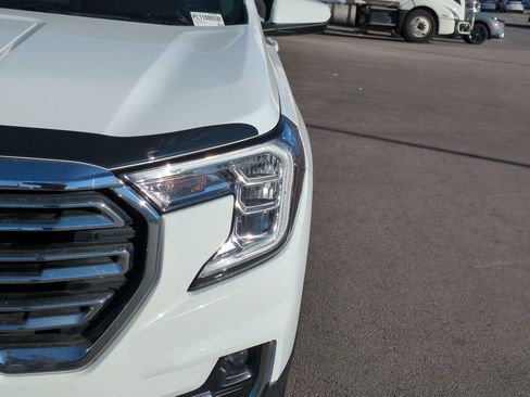 Used 2023 GMC Terrain SLT image 13