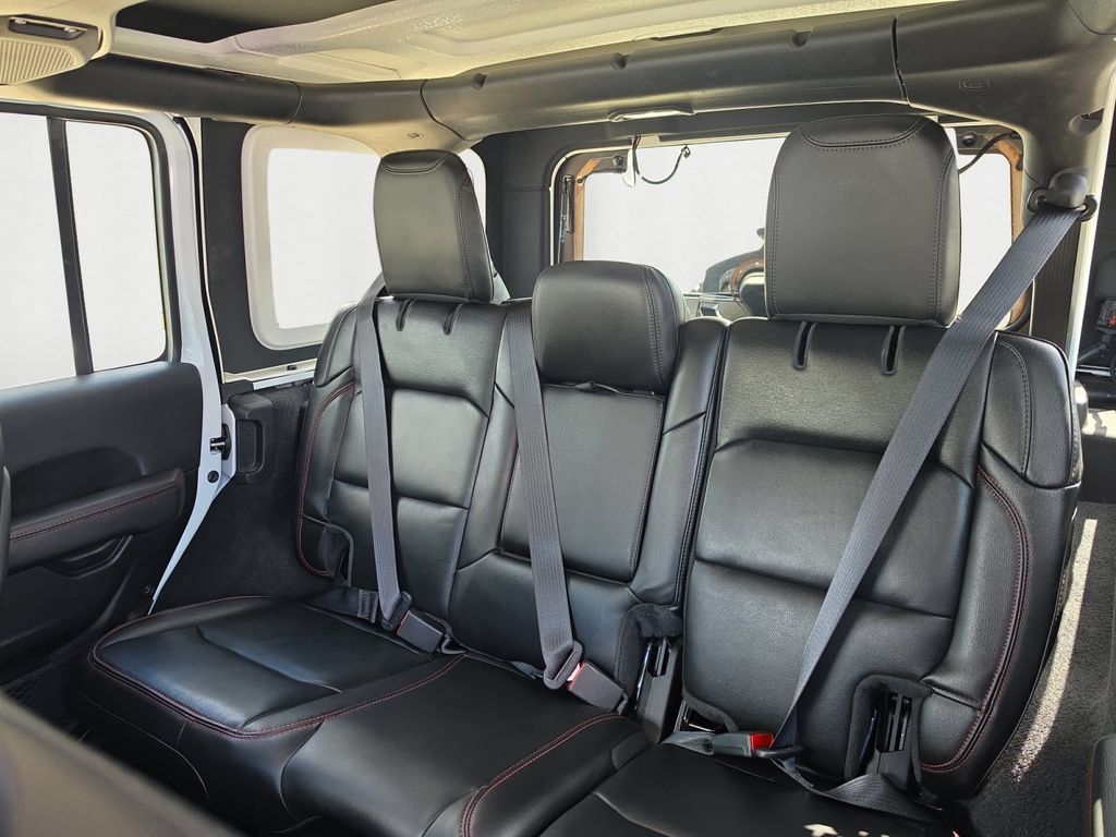 Used 2021 Jeep Wrangler Unlimited Rubicon AWD/4WD image 14