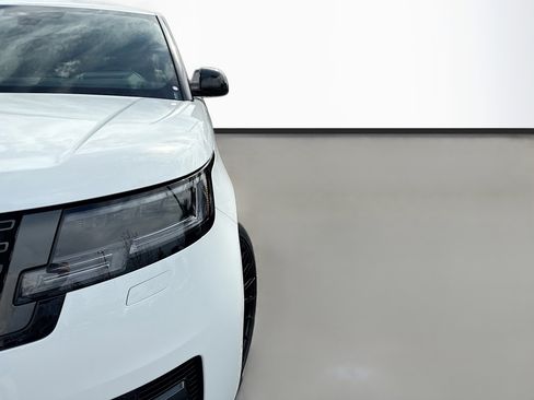 New 2026 Land Rover Range Rover SE image 56