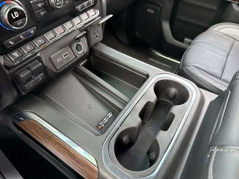 Used 2021 Chevrolet Silverado 3500 High Country w/ Snow Plow Prep/Camper Package AWD/4WD image 21