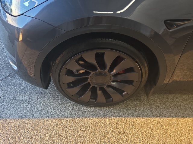 Used 2023 Tesla Model Y Performance AWD/4WD image 3