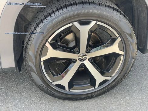 Certified 2025 Volkswagen Tiguan SE AWD/4WD image 29