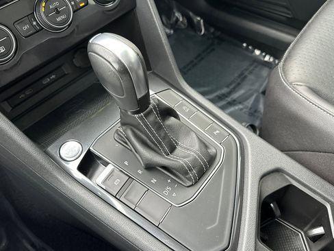 Used 2021 Volkswagen Tiguan S image 23