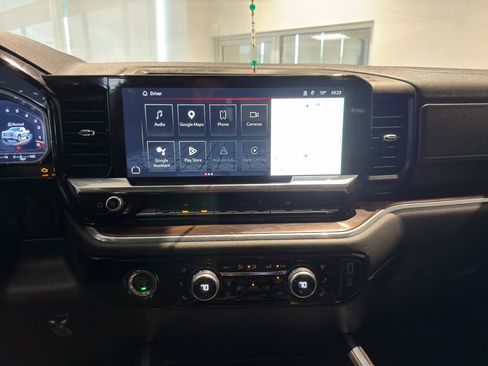 Used 2023 GMC Sierra 1500 SLT RWD image 16