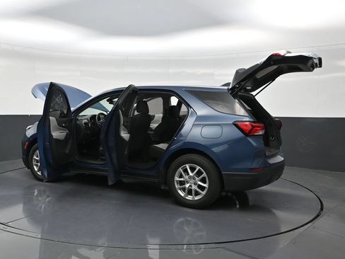 Used 2024 Chevrolet Equinox LS FWD image 30