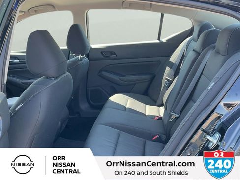 Used 2025 Nissan Altima 2.5 SV FWD image 13