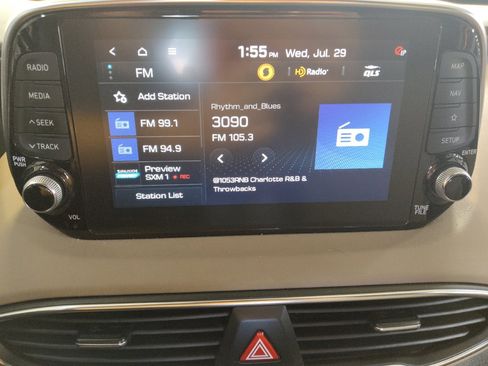 Used 2020 Hyundai Santa Fe Limited AWD/4WD image 25
