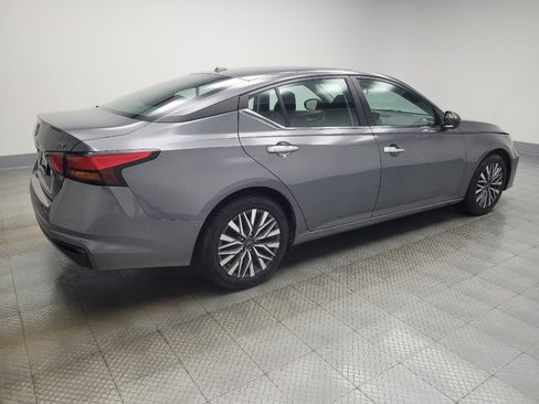 Used 2024 Nissan Altima 2.5 SV image 10