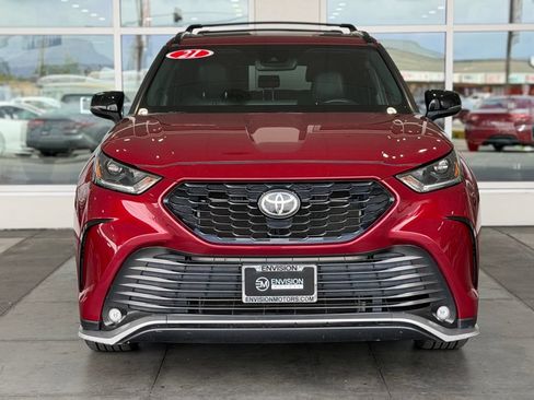 Used 2021 Toyota Highlander XSE FWD image 4