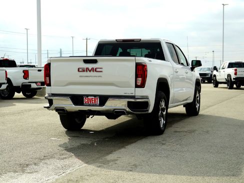 Used 2024 GMC Sierra 1500 SLE image 9