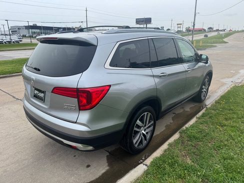 Used 2017 Honda Pilot Touring image 5