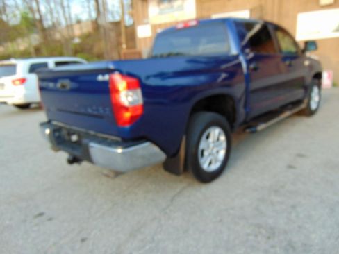 Used 2014 Toyota Tundra SR5 w/ SR5 Upgrade Package image 4