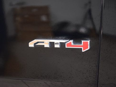 Used 2023 GMC Yukon XL AT4 w/ AT4 Premium Package AWD/4WD image 17