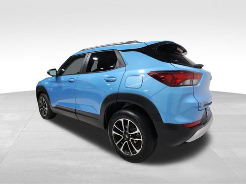 Certified 2025 Chevrolet TrailBlazer LT image 2