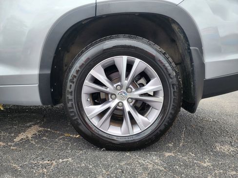 Used 2015 Toyota Highlander XLE image 26