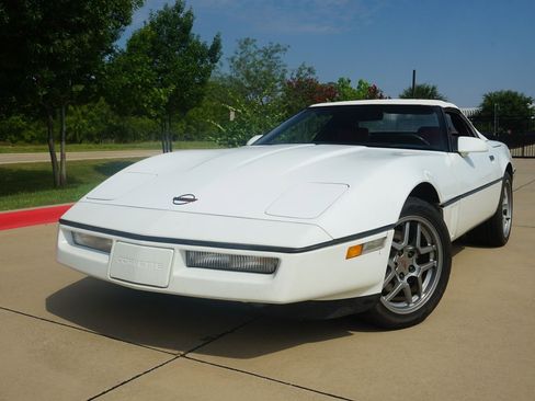 Used 1989 Chevrolet Corvette Convertible image 4