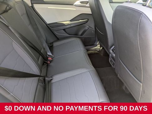 Used 2025 Volkswagen Taos SE AWD/4WD image 29