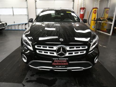Used 2020 Mercedes-Benz GLA 250 4MATIC w/ Premium Package image 2