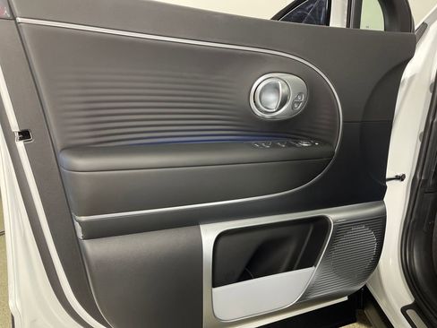 New 2026 Hyundai Ioniq 9 Limited image 19