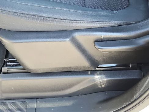 Used 2020 Chevrolet Silverado 1500 Custom w/ Custom Value Package image 18