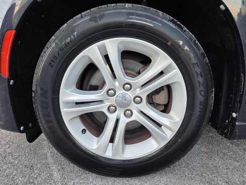 Used 2018 Dodge Charger SXT RWD image 11