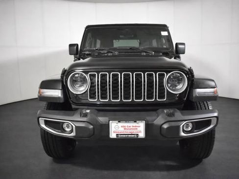 Used 2025 Jeep Wrangler Unlimited Sahara AWD/4WD image 2