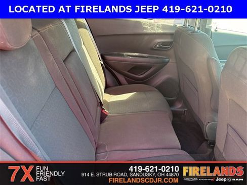 Used 2022 Chevrolet Trax LS w/ Tint and Cruise Package image 29