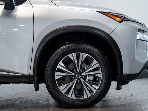 Used 2021 Nissan Rogue SV w/ Premium Package AWD/4WD image 9