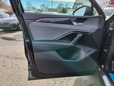 New 2026 Volkswagen Tiguan SE R-Line image 9