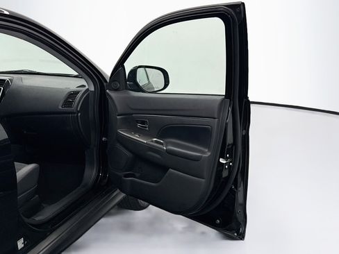 Used 2025 Mitsubishi Outlander Sport SE AWD/4WD image 30