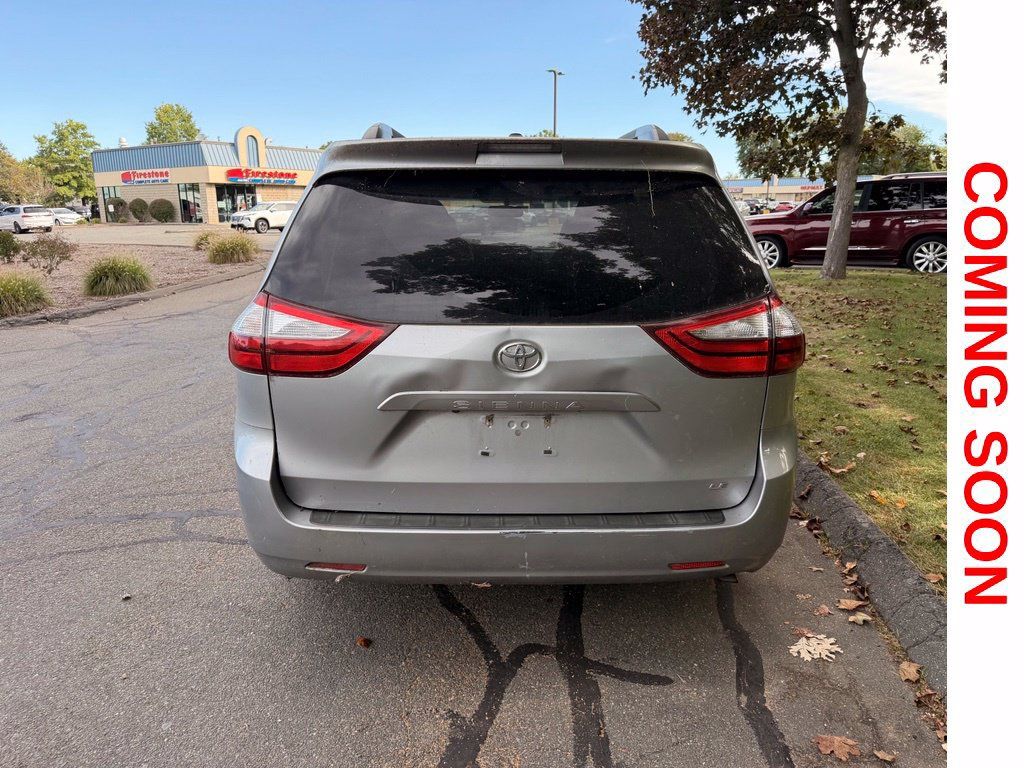 Used 2016 Toyota Sienna LE FWD image 8