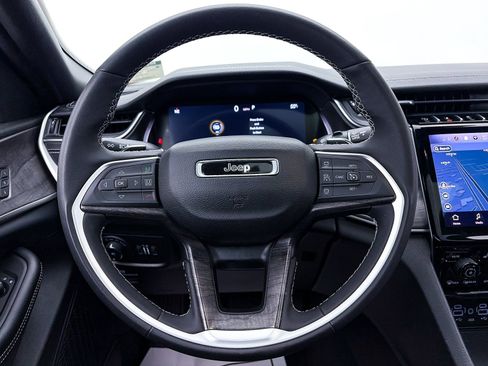 Used 2024 Jeep Grand Cherokee L Limited w/ Luxury Tech Group II image 28