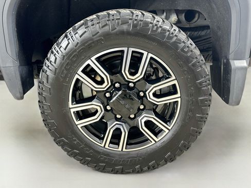 Used 2020 GMC Sierra 2500 AT4 w/ AT4 Premium Package AWD/4WD image 37