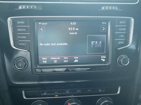 Used 2017 Volkswagen GTI S FWD image 22