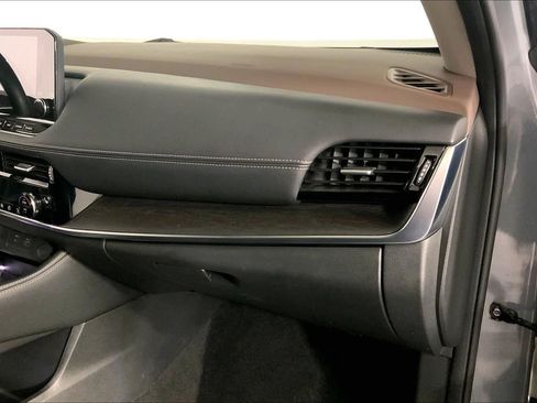 Used 2023 Nissan Rogue Platinum AWD/4WD image 16