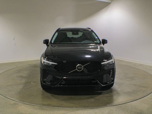 Certified 2026 Volvo XC60 B5 Plus AWD/4WD image 8