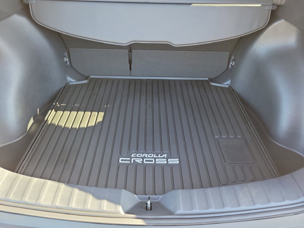 New 2026 Toyota Corolla Cross LE w/ Moonroof Package FWD image 9