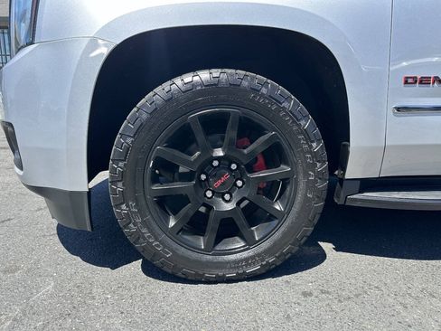 Used 2019 GMC Yukon XL Denali RWD image 7