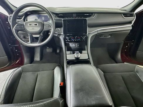 Used 2023 Jeep Grand Cherokee Altitude RWD image 16