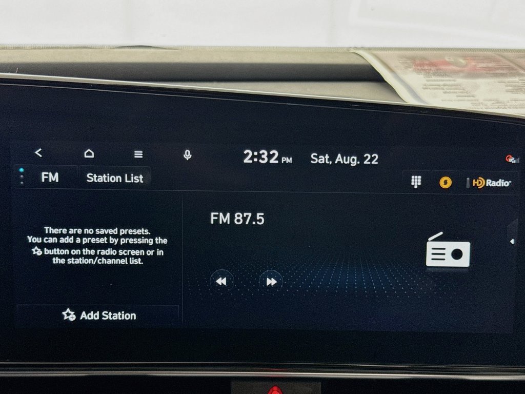 Used 2023 Hyundai Elantra Limited FWD image 16