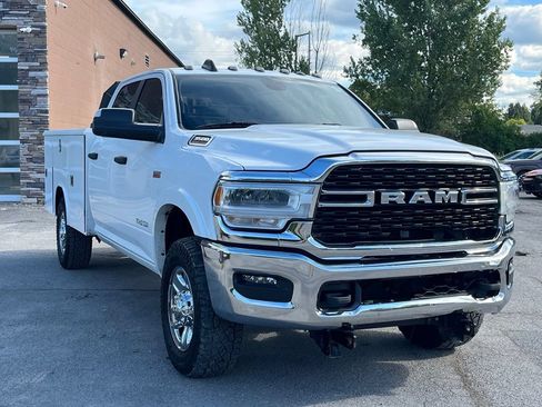 Used 2022 RAM 3500 SLT w/ Quick Order Package 27G SLT AWD/4WD image 2